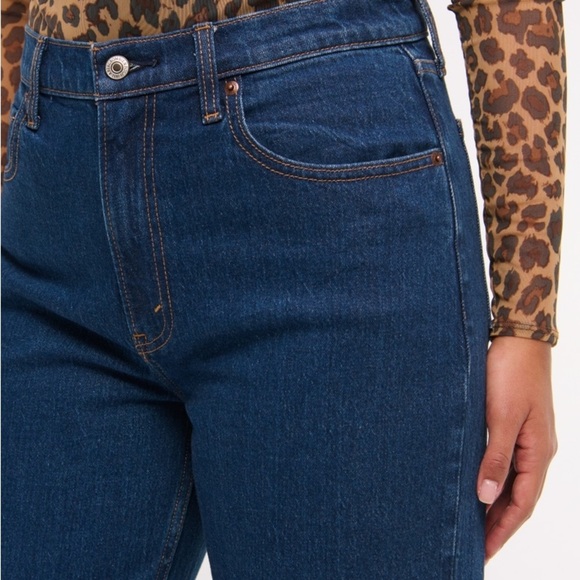 Abercrombie & Fitch Dark Blue 90’s relaxed high rise curve love Jeans- 31 short - Picture 2 of 12